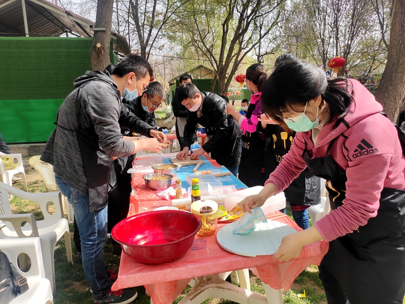 2020年4月團(tuán)建-包餃子、燒烤-5.jpg